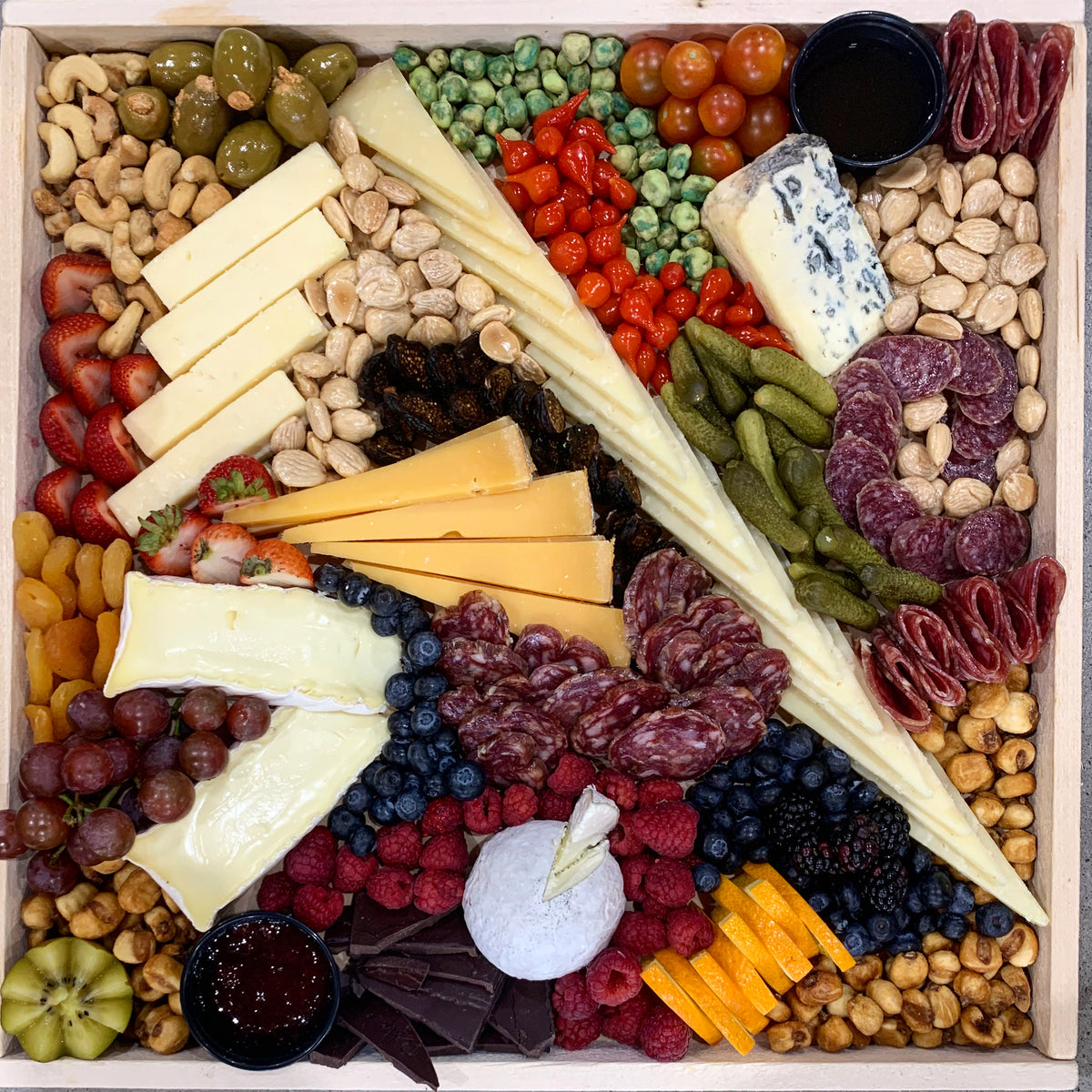 Arbor Cove Large Cheese Board/Charcuterie Board (Mixed Wood) — PRECISION  PIECES